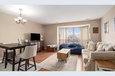 57 E Hattendorf Avenue #304, Roselle, IL 60172 - Photo 2