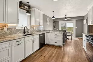 6302 Winchester Dr, Rockford, IL 61109 - Photo 14