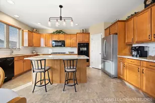 829 Preston Ln, Oswego, IL 60543 - Photo 12