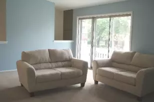 327 Carthage Ct, Bloomingdale, IL 60108 - Photo 2