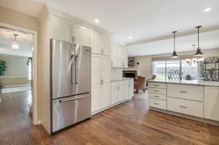 196 E Louis Ave, Lake Forest, IL 60045 - Photo 8