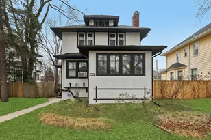 733 S Oak Park Ave, Oak Park, IL 60304 - Photo 1