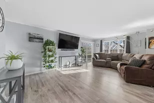 1979 Gary Ct, Schaumburg, IL 60193 - Photo 2