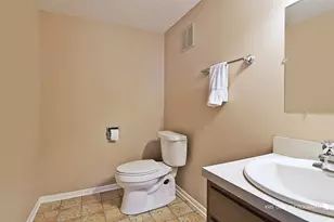 1123 Juniper Pkwy, Libertyville, IL 60048 - Photo 22