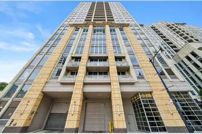 700 N Larrabee Street #1010, Chicago, IL 60654 - Photo 1