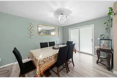 220 N Rosedale Avenue, Aurora, IL 60506 - Photo 6