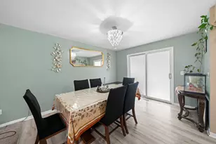 220 N Rosedale Ave, Aurora, IL 60506 - Photo 6