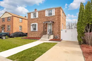 225 Marshall Ave, Bellwood, IL 60104 - Photo 2