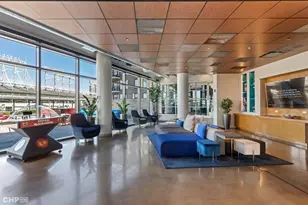 1025 W Addison St, Chicago, IL 60613 - Photo 10