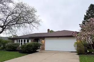 15606 Hollyhock Ct, Orland Park, IL 60462 - Photo 2