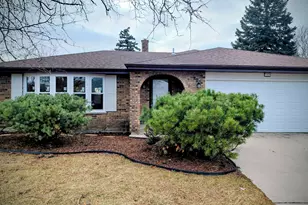 15606 Hollyhock Ct, Orland Park, IL 60462 - Photo 2