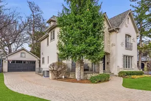 117 W North St, Hinsdale, IL 60521 - Photo 2