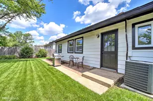 115 Fairlane Dr, Joliet, IL 60435 - Photo 22