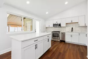 26 N Craig Pl, Lombard, IL 60148 - Photo 2