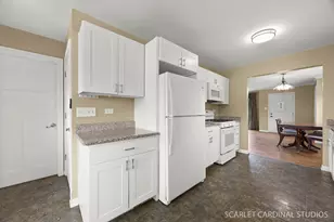 1S285 Myrtle Ave, Oakbrook Terrace, IL 60181 - Photo 8