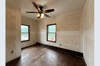 1005 E Main Street, Clifton, IL 61727 - Photo 6