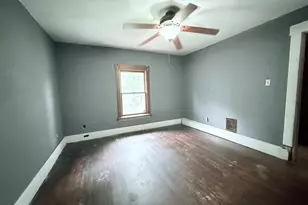 1005 E Main St, Clifton, IL 61727 - Photo 10