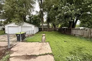 1005 E Main St, Clifton, IL 61727 - Photo 14