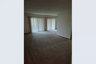 43 Crystal Court #B1, Pontiac, IL 61764 - Photo 4