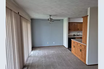 43 Crystal Court #B1, Pontiac, IL 61764 - Photo 4