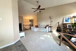 1914 Quaker Hollow Ln, Streamwood, IL 60107 - Photo 6