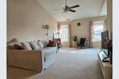 1914 Quaker Hollow Lane, Streamwood, IL 60107 - Photo 4