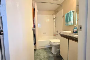 1914 Quaker Hollow Ln, Streamwood, IL 60107 - Photo 20