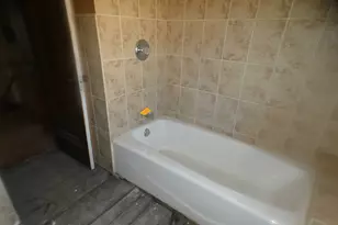 8242 S Honore St, Chicago, IL 60620 - Photo 16