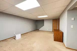 402 Woodside Pl, Dixon, IL 61021 - Photo 12