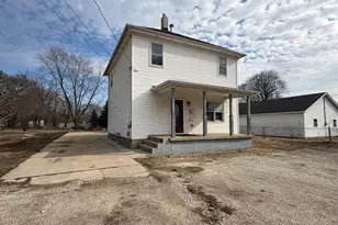 313 S Everett St, Streator, IL 61364 - Photo 2