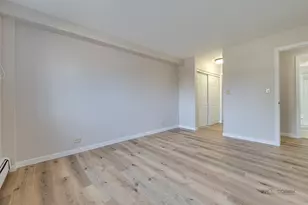 1880 Bonnie Ln, Hoffman Estates, IL 60169 - Photo 18