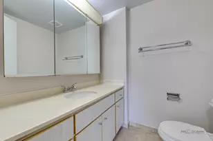 1880 Bonnie Ln, Hoffman Estates, IL 60169 - Photo 20
