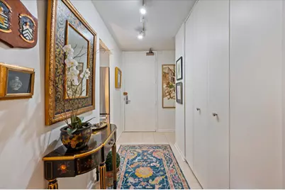 110 E Delaware Place #1702, Chicago, IL 60611 - Photo 4