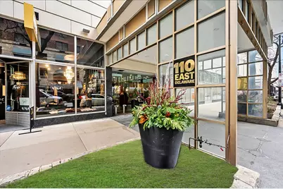 110 E Delaware Place #1702, Chicago, IL 60611 - Photo 2