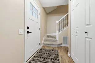 1880 Gleneagle Cir, Elgin, IL 60123 - Photo 6