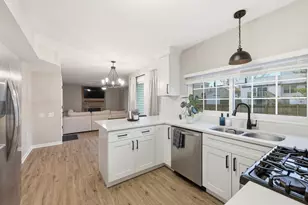 1880 Gleneagle Cir, Elgin, IL 60123 - Photo 8