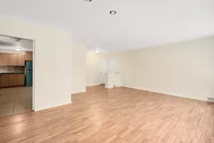 7516 N California Ave, Chicago, IL 60645 - Photo 4