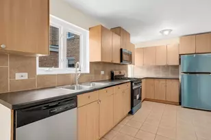 7516 N California Ave, Chicago, IL 60645 - Photo 6