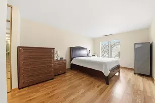 2100 Valencia Dr, Northbrook, IL 60062 - Photo 6