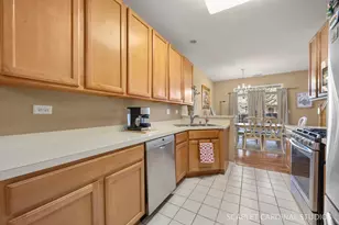 2578 Hillsboro Blvd, Aurora, IL 60503 - Photo 6