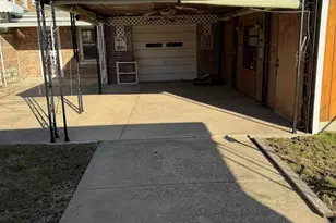 10210 S Rhodes Ave, Chicago, IL 60628 - Photo 8