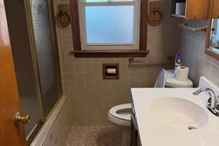 10210 S Rhodes Ave, Chicago, IL 60628 - Photo 4