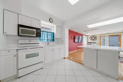 7538 E Praire Road, Skokie, IL 60076 - Photo 10