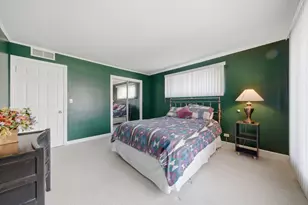 7538 E Praire Rd, Skokie, IL 60076 - Photo 16