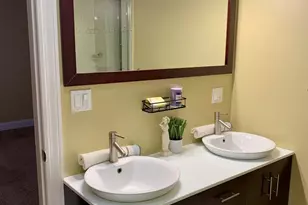 11 Woodridge Dr, Oak Brook, IL 60523 - Photo 12