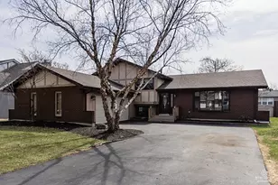 8336 Mending Wall Dr, Woodridge, IL 60517 - Photo 1