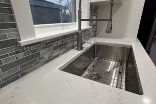 256 Maple Ave, South Chicago Heights, IL 60411 - Photo 12