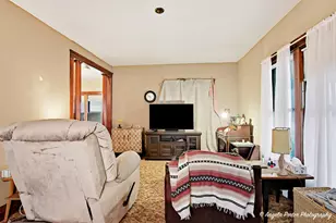 9712 St Albans St, Hebron, IL 60034 - Photo 6