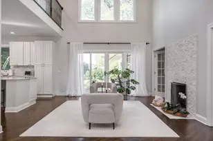 332 E Central Rd, Arlington Heights, IL 60005 - Photo 18