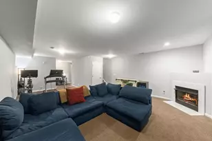 1525 W George St, Chicago, IL 60657 - Photo 16